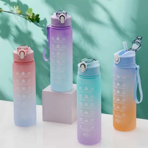 Tumbler 900 ml Gradientenfarbe Wasserflasche mit Strohpop-up-Abdeckung Leckdofter Sport mit großer Kapazität Kunststoff-Trinkflaschen H240425