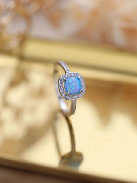 Anelli di cluster design di nicchia Design Pure 925 Silver Anello intarsiato con opale blu e zircone semplice squisito stile delicato