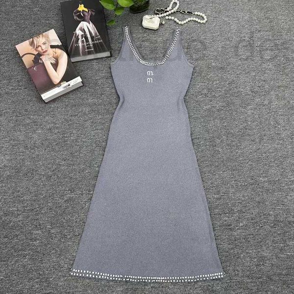 Basic Casual Kleider Designer-Marke 24 Sommer Neu zu Hause Nagel Diamant U-Neck Mode Slim Fit Strick Kleid U12F