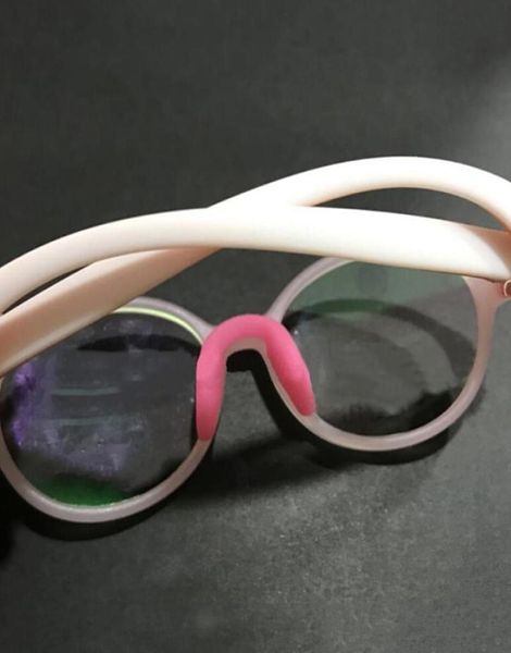Sonnenbrillen Frames 10 Farben Antislip -Nasenpads Silikonstock auf Brillen 1pc7633634