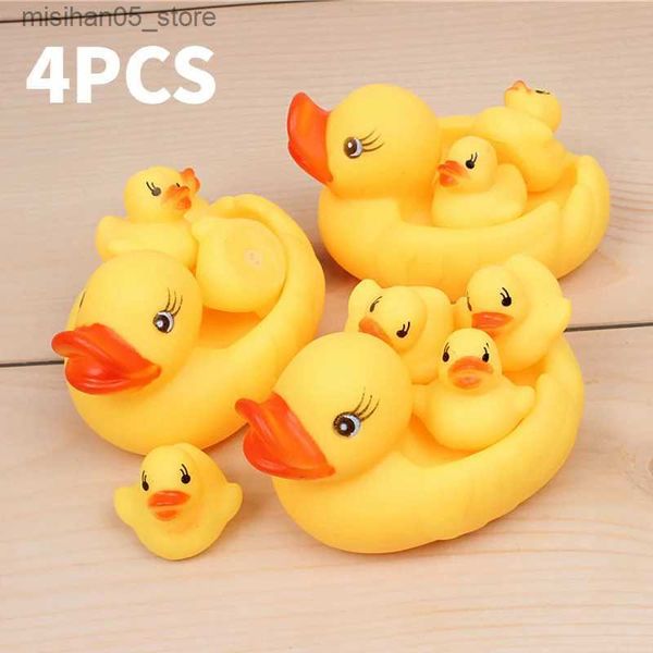 Areia Play Water Divertida 4 Bathtub Batê de pato fofo Little Yellow Yellow Duck With Squeezing Sound Vibrato Cola de borracha macia Crianças de verão Presentes de banheiro Q240426