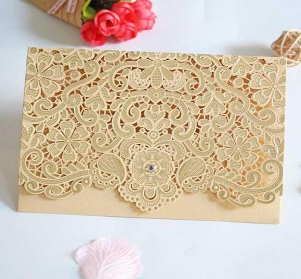 1pcs Gold Red White Laser Cut Inviti di nozze Card Card Elegant Lace favore decorazione per feste di nozze7676515