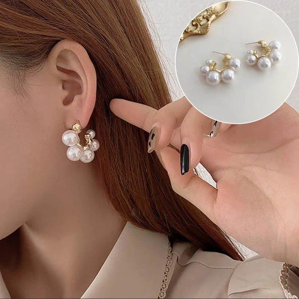 Brincos de garanhão Moda Sweet Pearl For Women 2024 Meninas Vintage Irregular Brincos Round Korean Jewelry Acessórios Presente