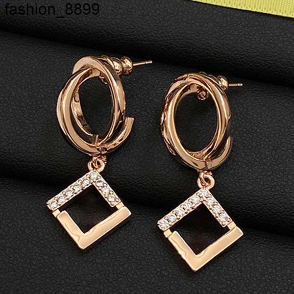 Mulheres Brincos elegantes Designer 18K Círculo de Rhombus com círculo de ouro 18K diamantes ocos de brilho de jóias de festas moderadas personalizadas