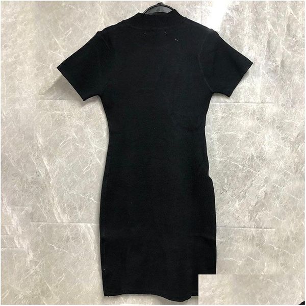 Plus -Size -Kleider Luxusdesigner Strickkleid Marke Damen T -Shirt Singulett Schwarze Hüfte Kurzarm Turtleneck Stricktife Stickere OT8R7