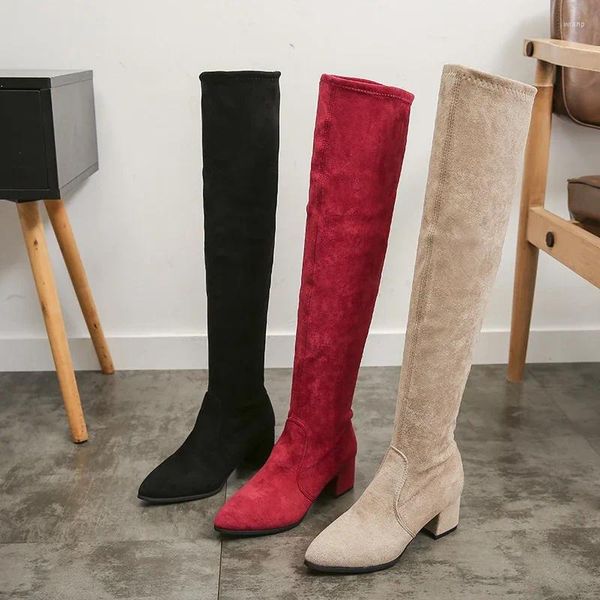 Stivali di coscia alte donne 2024 stivale invernali inverno su ginocchiere tacchi sexy botas rosso pelliccia calda nera