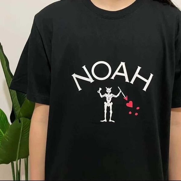 Мужские футболки 2024 Мужские летняя модная бренда хлопковая футболка Noah Printed Tops Tees мужская повседневная одежда для ореагированной одежды Женщины короткая СЛЕТ-стрит J240426