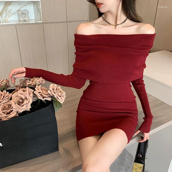 Повседневные платья зимние французские сексуальные вязаные платья Женщины от плеч -дизайнера винтаж вечерние вечеринка женская корейская мода 2024