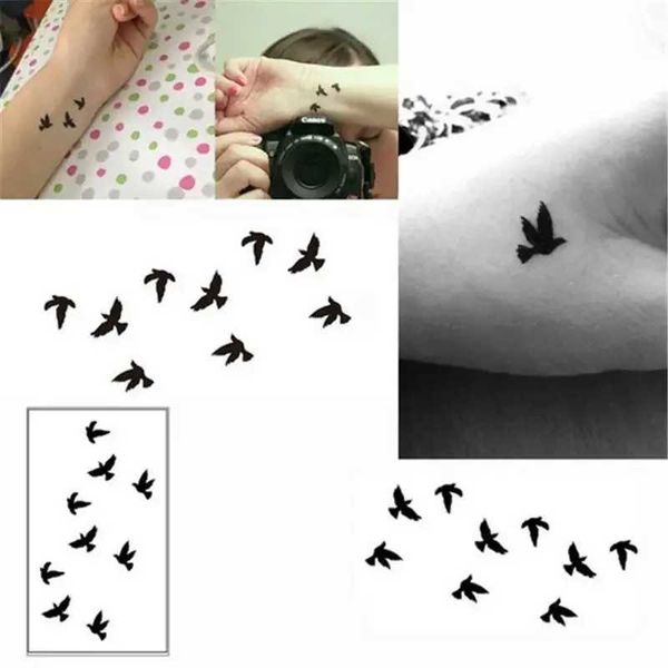 Tattoo Transfer 5pcs/Los Frauen sexy Finger Handgelenk Flash Gefälschte Tattoo Aufkleber Liberty kleine Vögel Fliege Design wasserdichte temporäre Aufkleber 240427