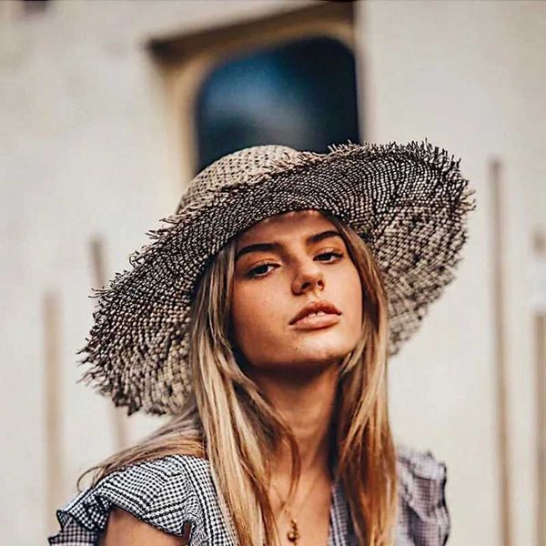 Breite Krempe Hüte Bucket Hats Womens Sommerhut Vintage Flat Top Hut handgefertigtes Rand Hollow Design Rafia Strat Damen Outdoor Sonnenschutzstrand Strat J240425