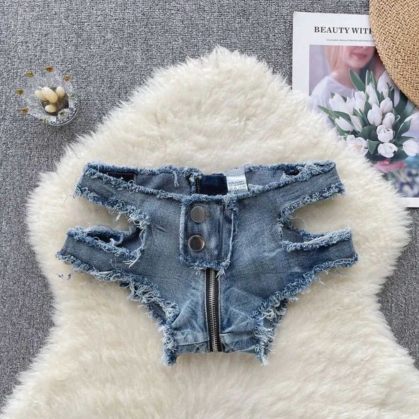 Shorts femminile 2024 Summer Nuovi Fringe Sexy Women Fringe Splicing Bassa vita Cavalca Short Denim Zippers Jeans Ultra Shorts Y240425