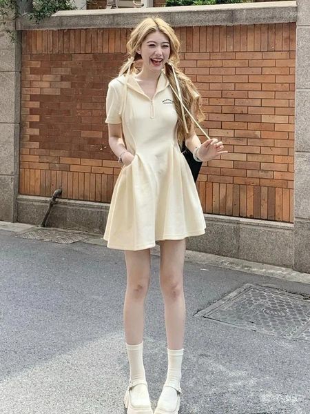 Abiti per feste 2024 Summer Women's Fashion's Fashion Casual Frence Casuad Dress Slim e Socchia Sweet Spicy Girl Sporty A-Line Skirt