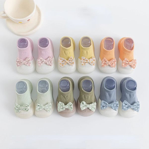 Crianças Sapatos anti -Lislip Bow First Walkers Criandler Baby Girl Girl Borracha NONSLIP SOCKS MOY BOY Indoor Infant 240425