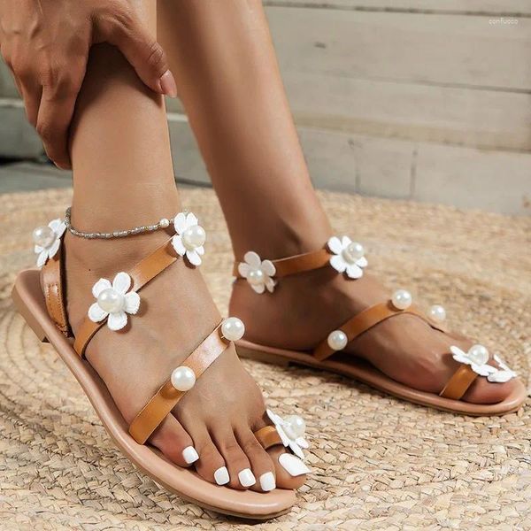 Sıradan Ayakkabı 2024 Yaz Kadın Sandalet Tatlı Boho İnci Dekorasyon Deri Daireler Artı Boyut Plaj Kum Tatil Zapatos