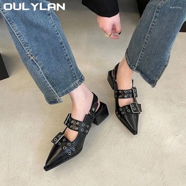 Sapatos casuais 2024 Rivet Street estilo de salto médio punk sandálias vintage Summer Slingback Slingback Gothic Chunky Heels Feminina Bombas