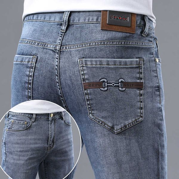 Jeans 2024 für Herren leichte Luxus -gedruckte High -End -Europäische Modemarke Slim Fit Small Little Bein Elastic Vielseitige Hose