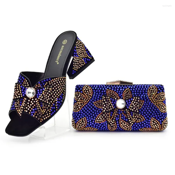 Scarpe eleganti africano design blu color cosmetico box con a spillo appuntito nobile e generoso decorazione piena di diamanti