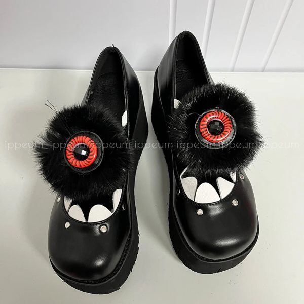 Botas Ippeum Doll Shoes para mulheres monstros de dentes Mary Janes Cosplay Y2K Wedges Shoes Brand Dupes Black Punk Punk Bombas góticas