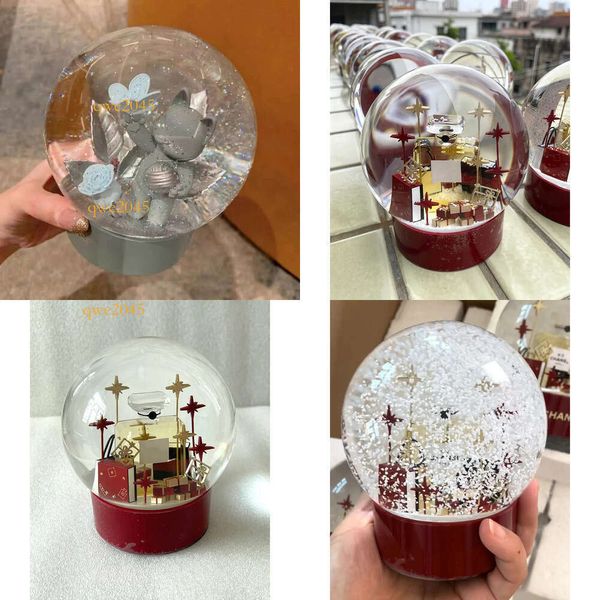 CCLASSICS Snow Globe com árvore de Natal dentro de decoração de carros Crystal Ball Novelty Special Christmas Presente com caixa de presente entre em contato para ver a versão correta