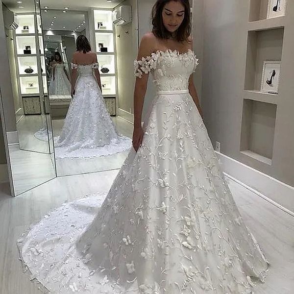 Vestidos de noiva de renda floral de borboleta cetim uma linha Country Bride Demeding vestido de noiva fora do ombro de trem de ombro de volta zíper manto romântico de mariee 2024