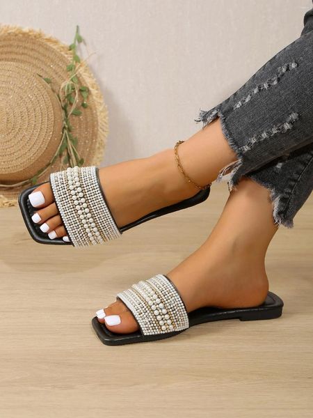Sapatos casuais Bohemian Vacation Style Flipers femininos para uso de verão 2024 Sandals de diamantes brancos praia