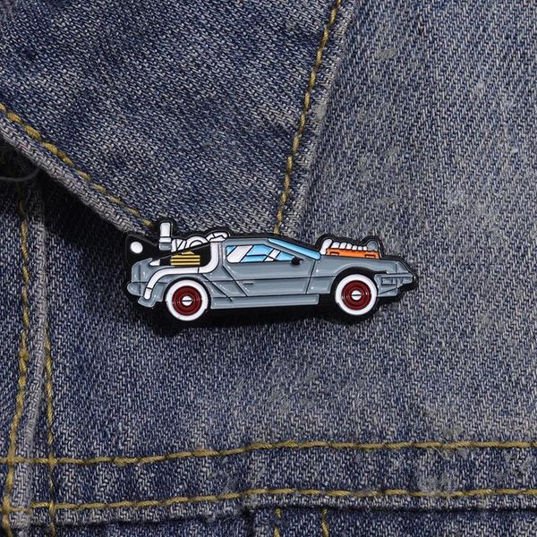 Retro Cartoon Sport Sport de esmalte de pinos de ficção científica Filmes inspirados no veículo Broche Jacket Lapeel Badge Jóias Presente para Amigos