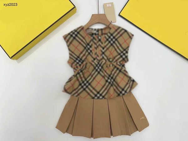 Fashion Princess Dress Kidsuits Tracksuits Summer Girl Suit Designer Abibiti per neonati da 100-150 cm a scacchi e gonna a pieghe kaki 24 april