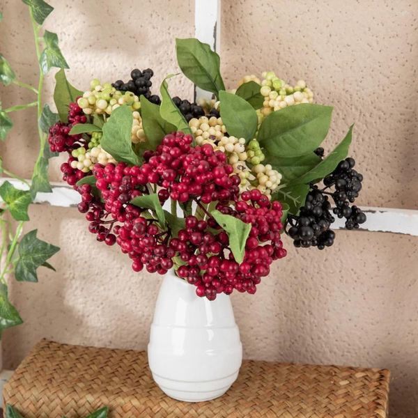 Dekorative Blumen 2pcs 22 cm Kurzbrühnzweig künstliche Früchte Weihnachten Beeren Single Foam Blumenpflanzen DIY Hochzeitshausgartenbüro