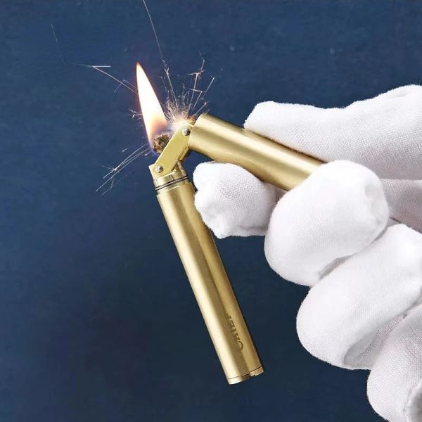 Meias inovadoras esbeltas querosene de cobre dobrável Nunchaku Creative Creative Tool Ignition Ignition Gadget's Funny's Gift