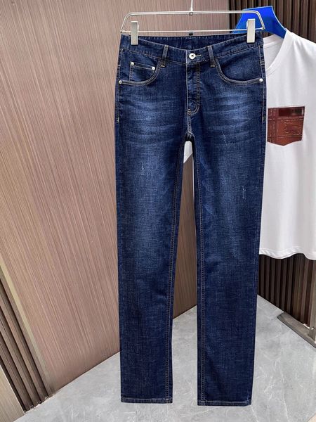 High Street Jeans Slim Fit and Hole Patch Pants Nebel Vintage Jeans Volldiamant gemusterte Jeans Blue Jeans Frühling Denim Sommer -Denim