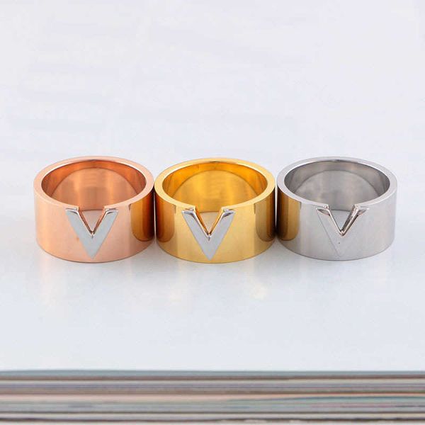 Титановое стальное кольцо для женского нишевого дизайна интернет -знаменитости, соответствующая модной букве Light Luxury Style Tail