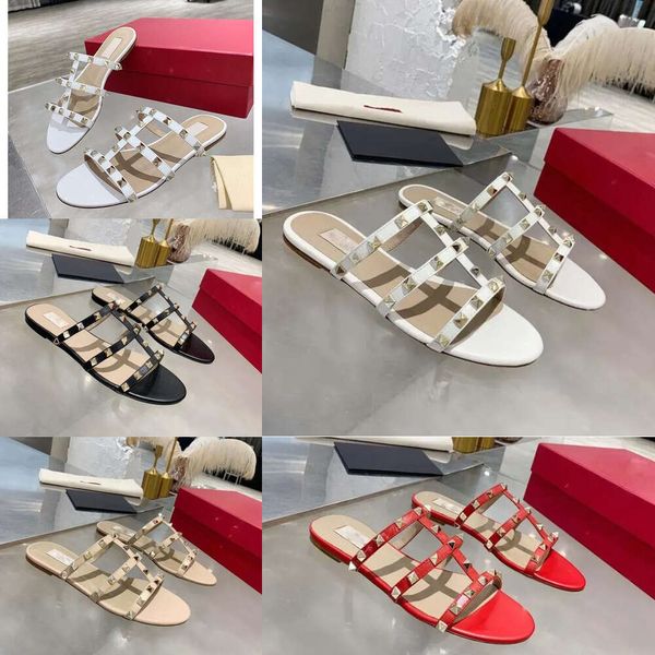 2023 Designerinnen Frauen Sandalen VT Slipper hohl Out Logo Flat Slipper Sandal Rivet Girl Schuhe Plattformrutschen Lady Casual Flip Flops 35-43 594