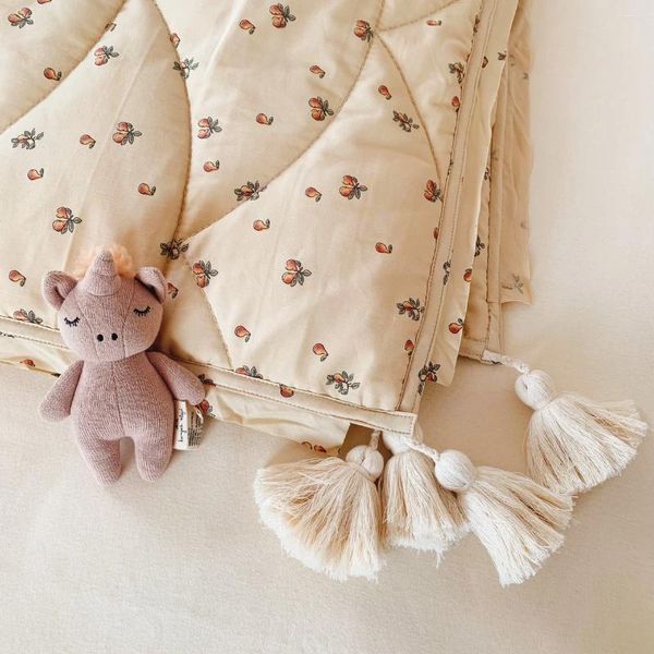 Одеяла рожденные детские стеганые ks бренд хлопковой одеял флисовое стеганое стеганое одеяло двойное сгущенное одеяло Зимние дети вышитые цветочные постельные принадлежности