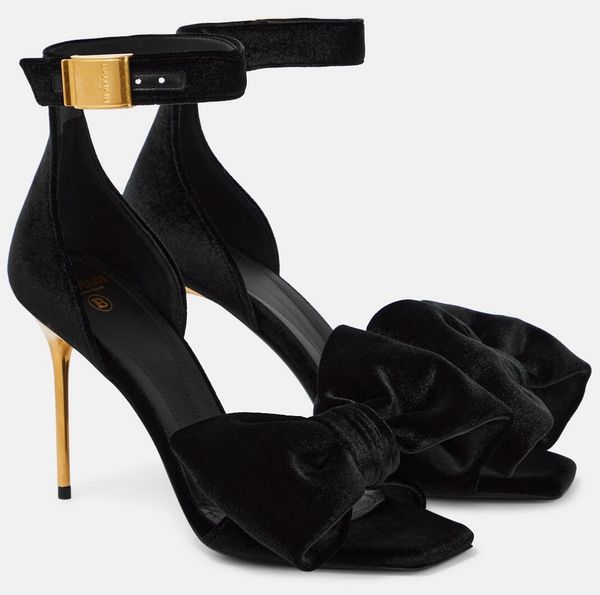 Италия бренд Uma Sandals Shoes Women Открытый квадратный палец ноги черный бархатный лук металлический шпитерной каблуки.