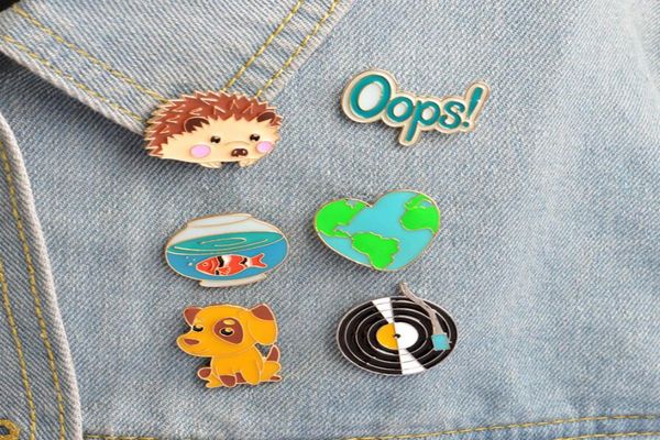 Novo criativo Love Earth World Peace Broche Pin Cartoon Goldfish Broche Jóias Vestem Homens e Mulheres Mackpack Decoration1380758