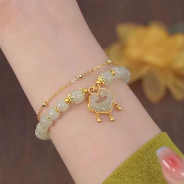 Strands Lucky Jade Antique Bells a sospensione Bracciale in perline Bracciale cinese nuvole di buon auspicio Bracciale a doppio strato Donne Women Fashion Jewelry