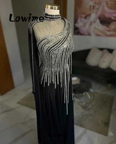 Partykleider Spaekly Pailletten Perlen schwarzes Kleid arabische Dubai Cape -Ärmel Lange Prom Customized Formal A Line Abendkleider Gewand Robe