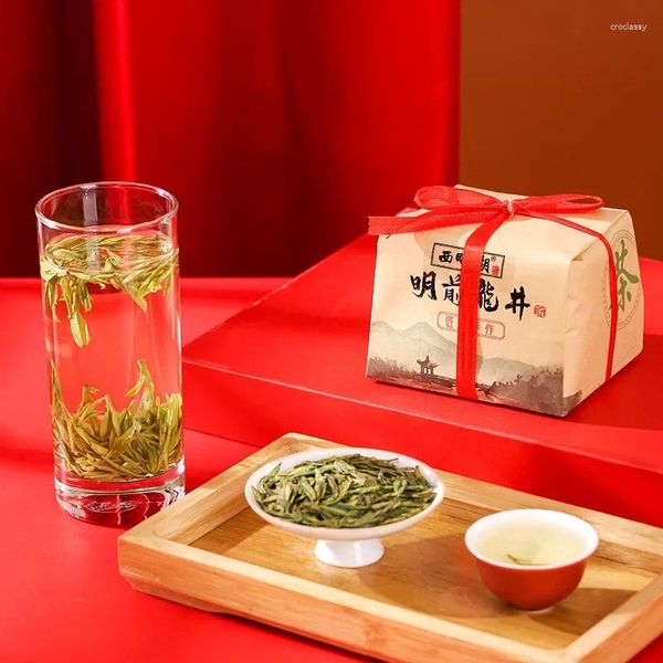 Wasserflaschen Chinesischer Longjing Tea Westsee Drache Brunnen 2024 Premium 250g Topf Green Geschenkpaket Longjin Xihu te Tee