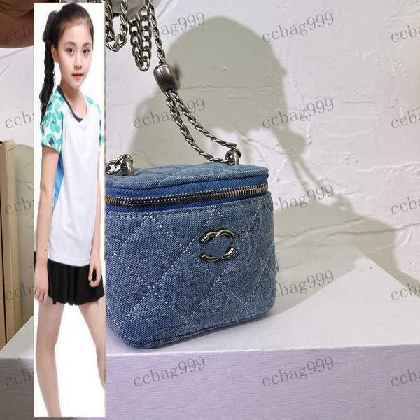 Kids Bags Designer Damen Make -up -Beutel Camellia Denim Bag Hardware Metall C Schnalle Matelasse Kette Liebe Clutch Mini -Geldbörse mit Spiegel Make -up -Hülle Kartenhalter Taschen 12 cm