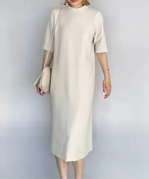 Abiti per feste Wakuta Spring Back Design Abito a maniche corte Abito Slittura perla Slim Robe Femme 2024 Giappone-Korean O Neck Solid Color Vestidos