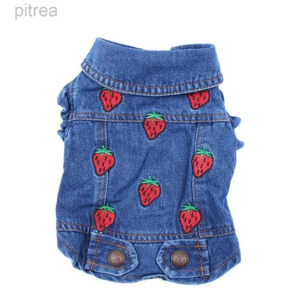 Jeans per cani jeans giacca per cane fragola fragola blu in denim vestito cucciolo di abiti da molla/abiti autunnali D240426