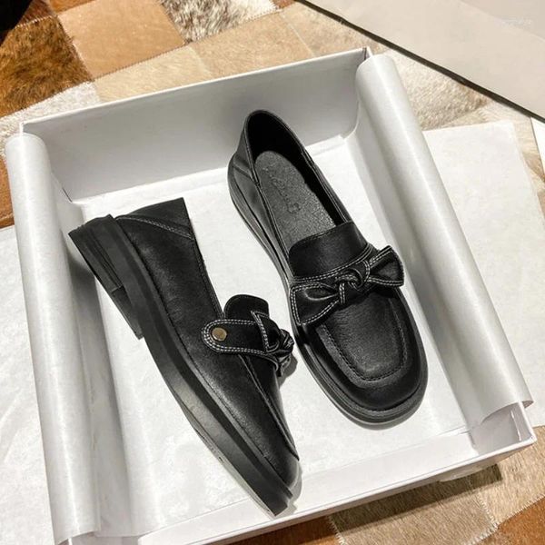 Scarpe casual in pelle in pelle piatta da donna in stile britannico nero morbido lavoro a basso tacco a basso taccola semplice ufficio Lady Zapatos Para Mujer