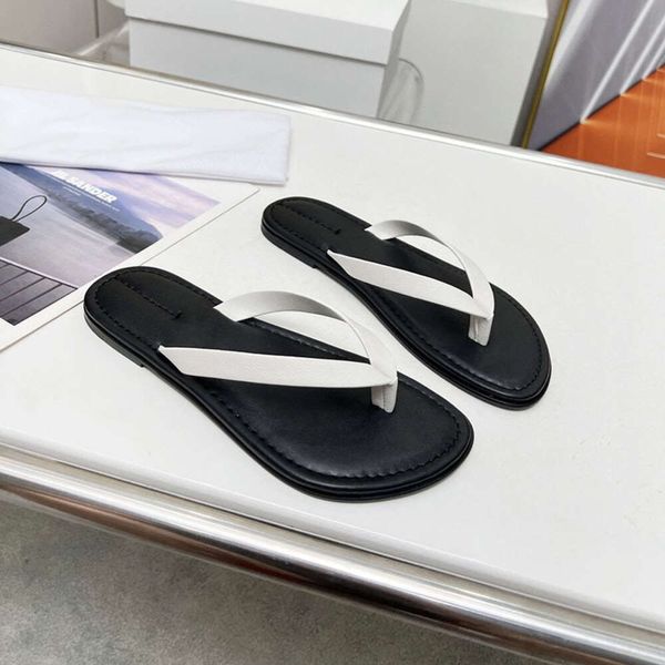 Designer Sandalen Frauen gleiten Schuhe Qualitätsprodukte aus Row Sommer Outwear Typ Fischgrammpantoffeln Einzigartige einfache flache Bodenklemme Frauen nvzl