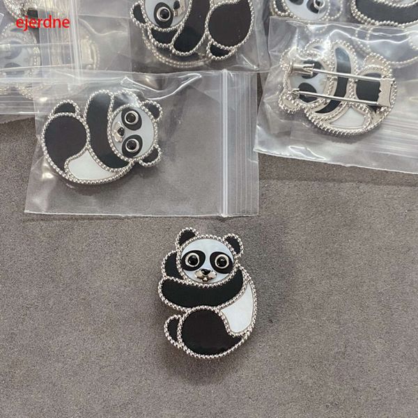 Pinos de broche com banheiros de ouro fofos broches panda em estilo chinês Diamond Inclado de jóias de animais para todos