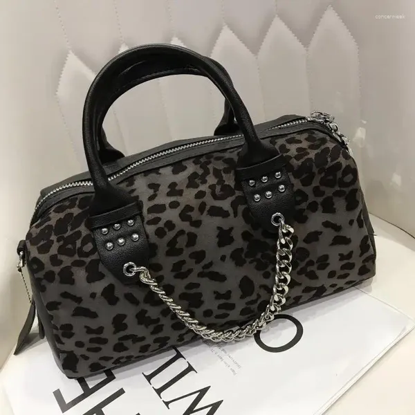 Bolsas de ombro Spring Super Fire Leopard Impressão de couro fosco transportar estilo porto Nicho One Messenger Pillow Bolsa Bolsa fêmea feminina