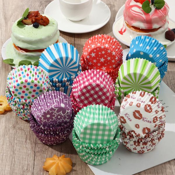 Kalıplar 100pcs cupcake kek kalıp çörek yağlı kağıt tutucu bardak kasa pişirme araçları diy kek dekorasyon doğum günü partisi malzemeleri