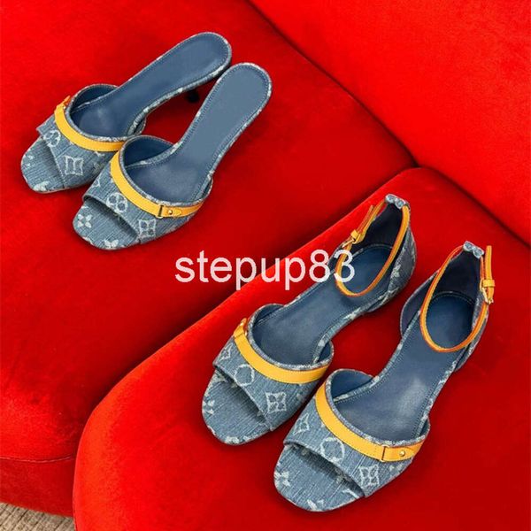 Sandalen Designer -Hausschuhe für Frauen luxuriöser High Heels dicke Sohlen sexy Vintage Pool berühmte Eselkleiderschuhe Marke Trainer Sommer