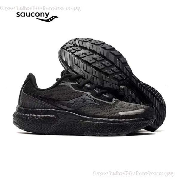 2024 Designer Saucony Triumph 19 Mens Running Scarpe Black White Green Lightweight Assorbimento di uomini traspiranti uomini Sneaker Sports Sports 729 729