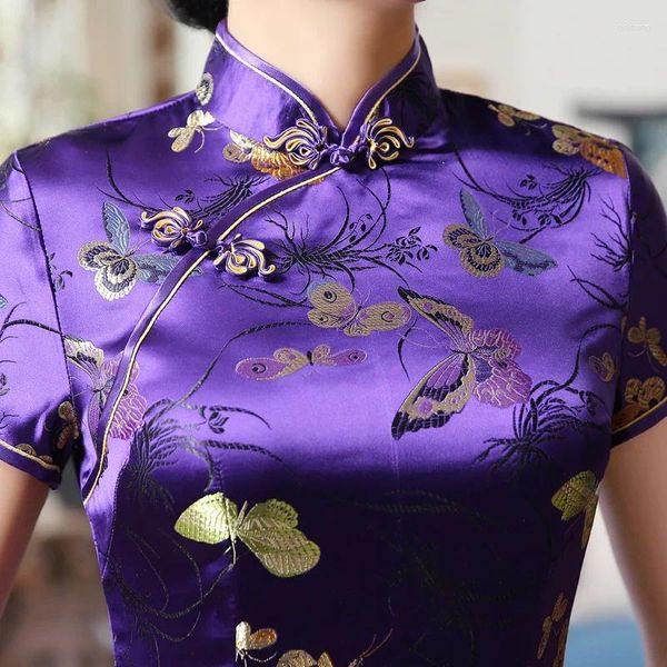 Этническая одежда с коротким рукавом длинный Qipao Purple Brocade Satine Cheongsam Женская сексуальная бабочка цветок Qipaos китайский банкет