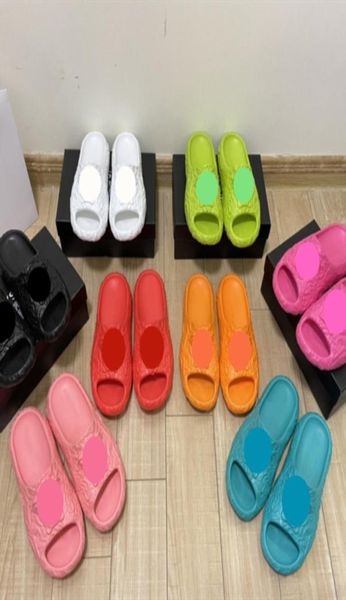 Homens designers de designers de chinelos em relevo, slowty slowty sapatos de praia de qualidade top